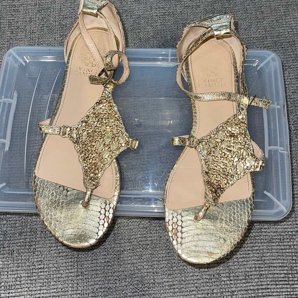 Vince Camuto Gold Diamond Shape flat sandal 8